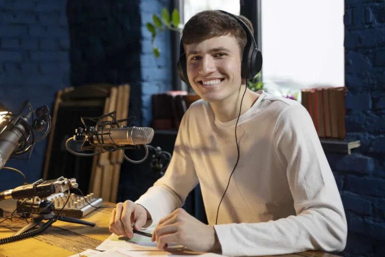 Meilleurs Microphones pour Podcast Vlog Meilleurs Microphones pour Podcast/Streaming 2026: Choix d’Experts pour Tous Budgets et Niveaux