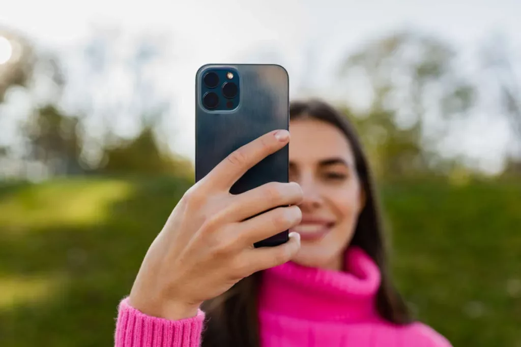 Ergonomie et Prise en Main de l'iPhone 15 Pro Max