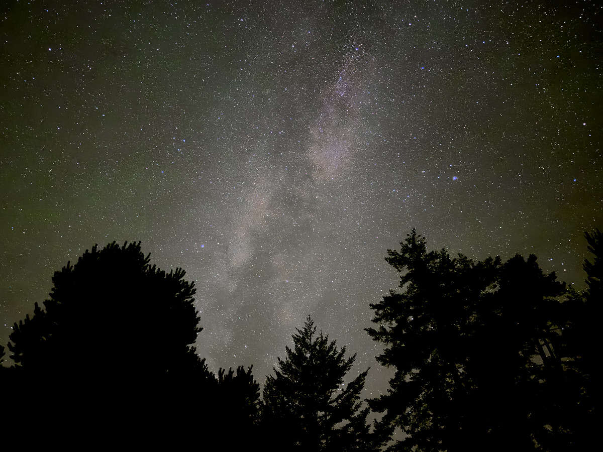 Jeff L Carlson Lens iPhone 15 Pro main camera 6.86 mm 10 sec f 1.8 ISO 5000 2.8 EV 4032 %C3%97 3024 12.2 MP 1