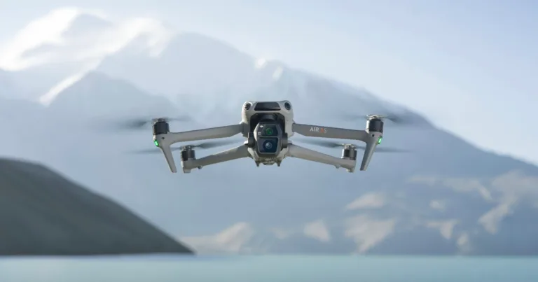 DJI Air 3S drone avec camera 4K drone a double cam avec capteur CMOS grand angle DJI Air 3S: nouveau drone à double caméra avec capteur grand format et vidéo 10 bits