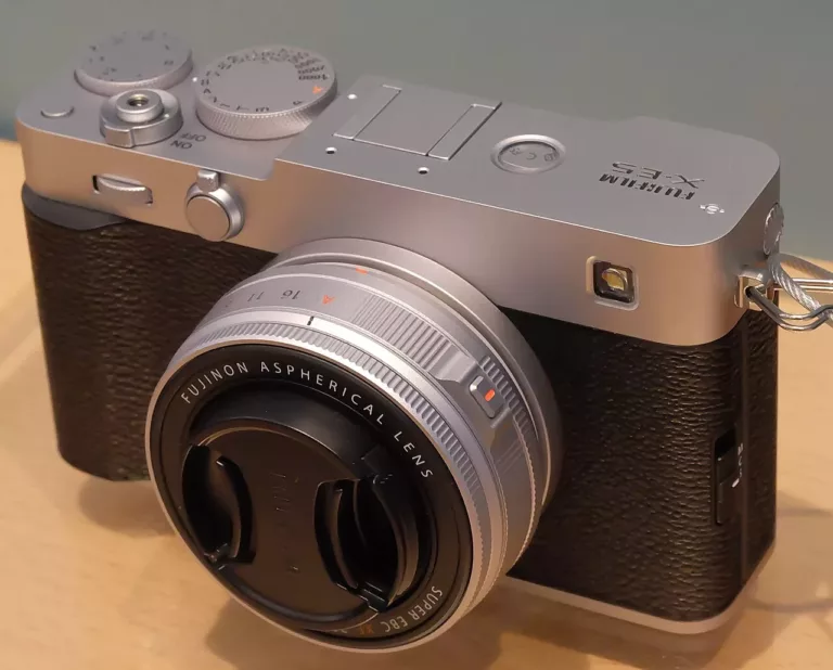 fujifilm x e5 wikimedia Fujifilm X-E5